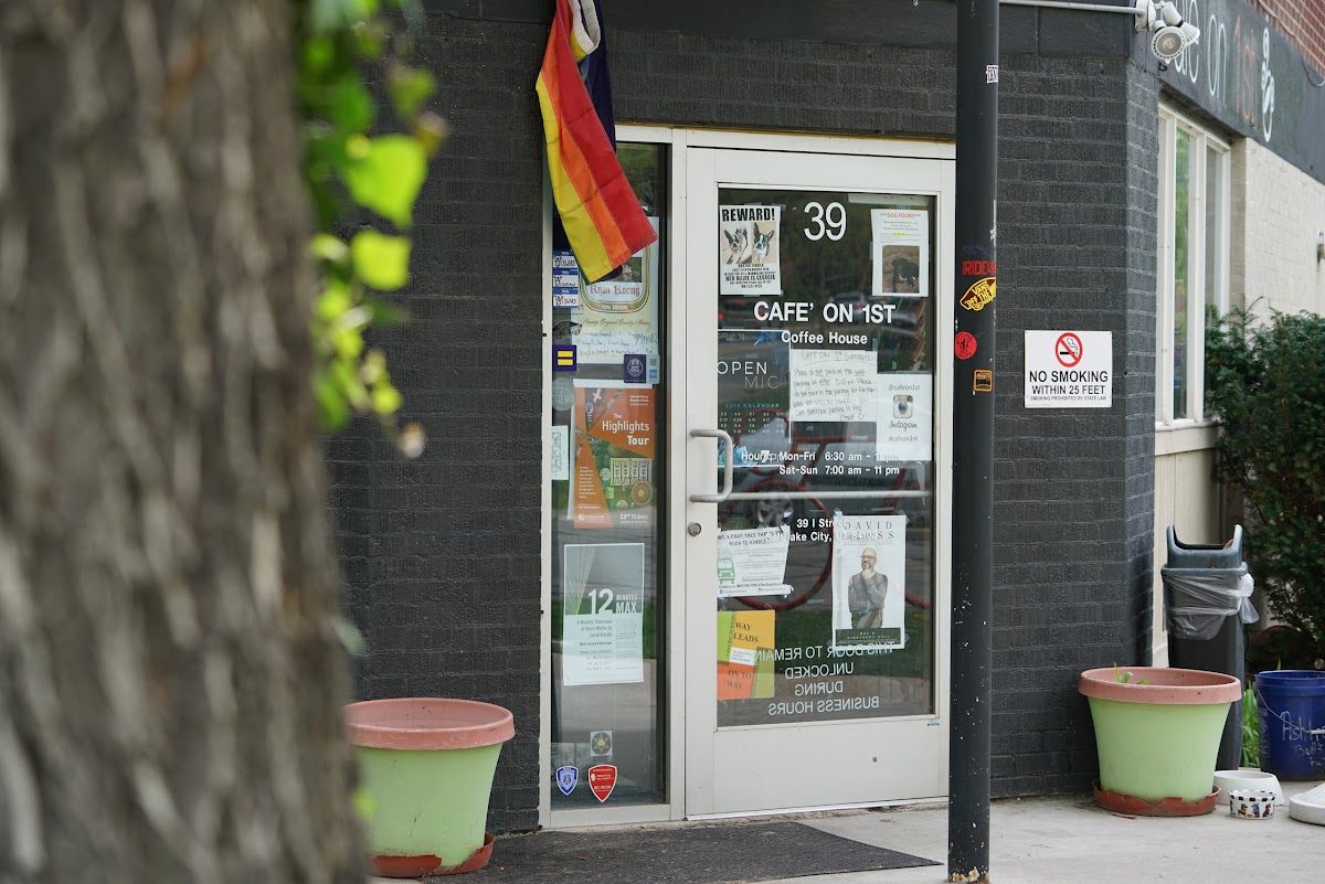 Café On 1St